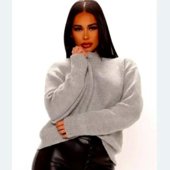 Fashion Nova Sweaters - Fashion Nova Women's Pullover Emmie Sweater - M